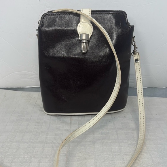 Vintage Vera Pelle Made in Italy Small Bucket Bag Leather Crossbody - Picture 1 of 7